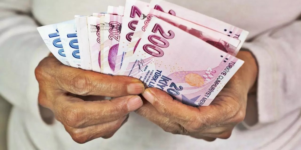 Emekli memur maaşlarında formüller açıklandı: İşte unvan unvan yeni maaşlar..