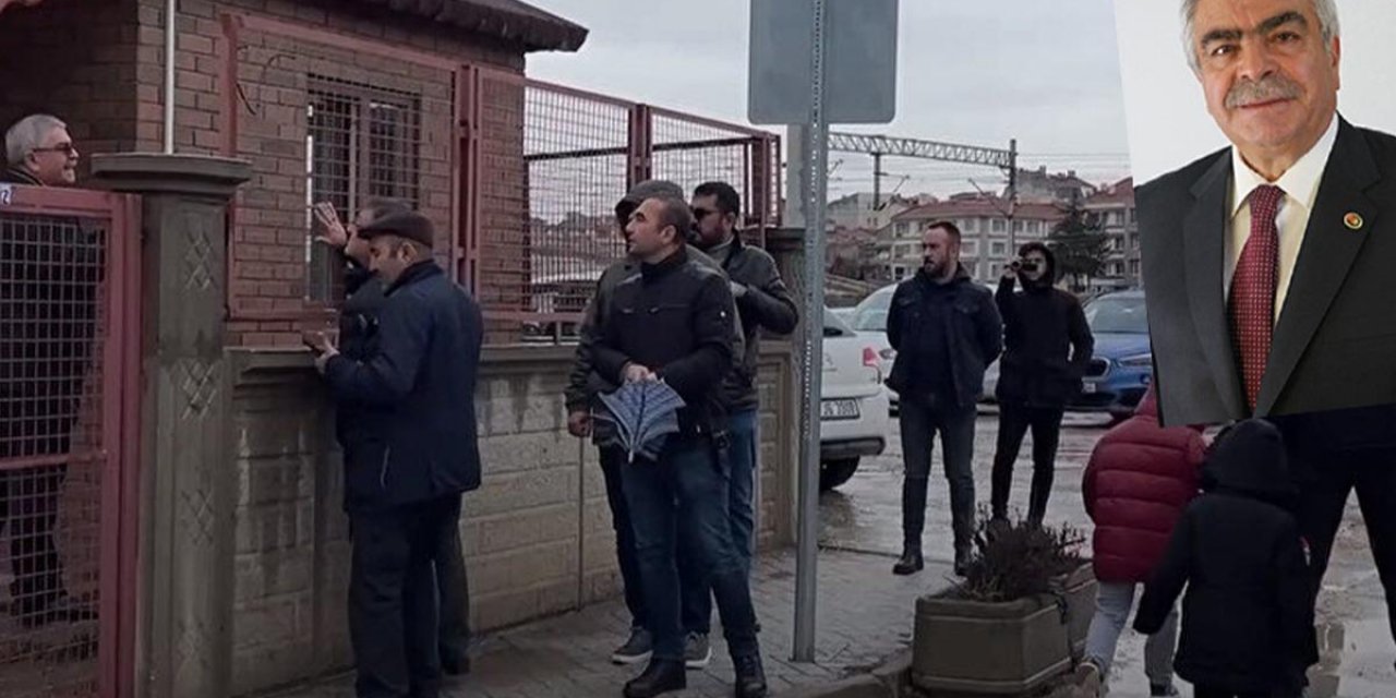 Başörtüsüne "Hademe" Benzetmesi Yapan Okul Müdürü Açığa Alındı!