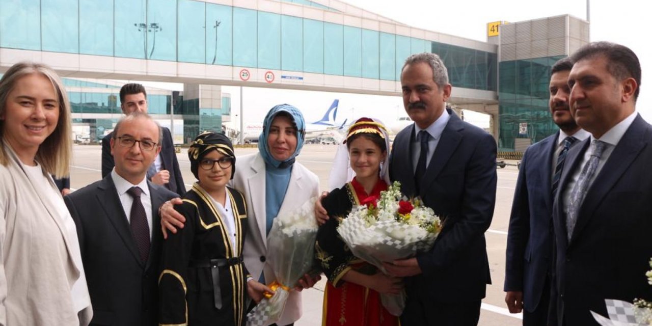 Milli Eğitim Bakanı Mahmut Özer’den İl Milli Eğitim Müdürüne Övgü Dolu Sözler