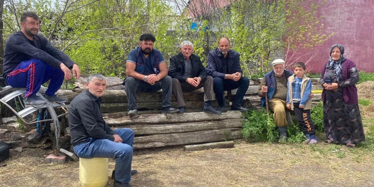 Köyde imam ve öğretmenler hariç herkesin soyadı 'S' ile başlıyor