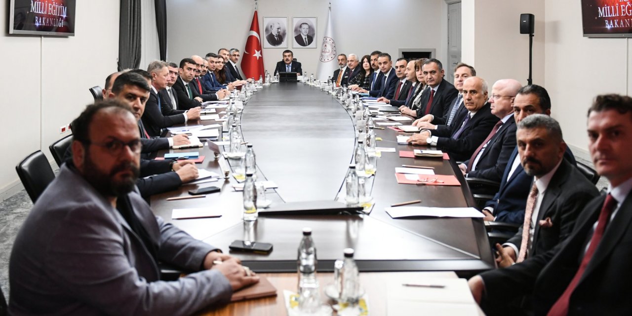 Bakan Yusuf Tekin, ilk toplantısını gerçekleştirdi