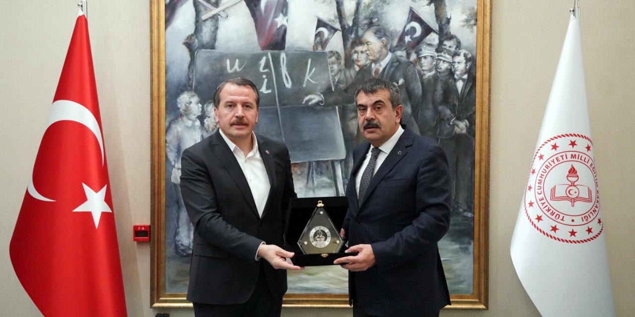 Eğitim Bir Sen'den Bakan Yusuf Tekin'e Ziyaret.