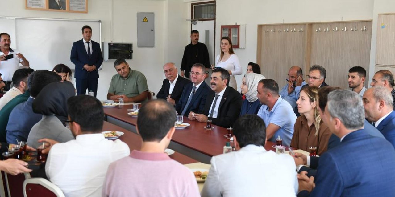 Bakan Yusuf Tekin'den Öğretmenlere İki Müjdeli Haber Var