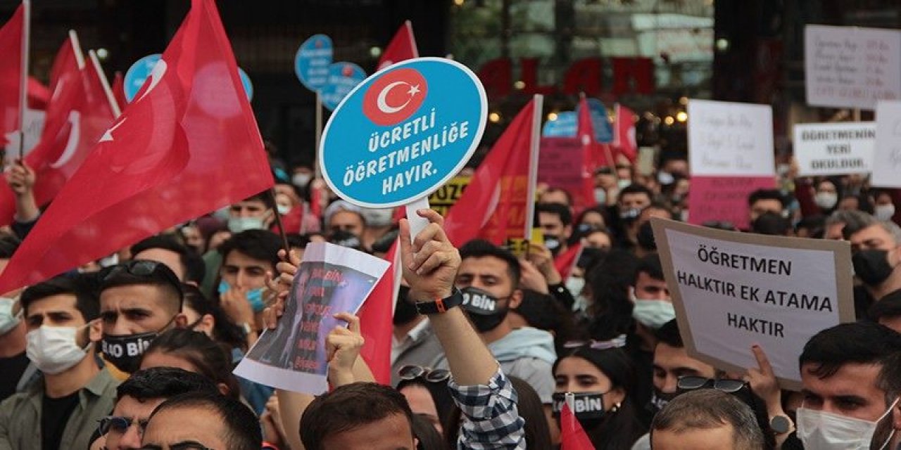 Ücretli Öğretmenlerin Haklarına Saygı Gösterilsin: Kalıcı İstihdam İstiyoruz!