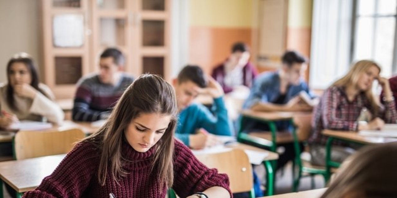 Fen Lisesi'ni Kazanan Öğrencilere Aylık Bin TL Burs!