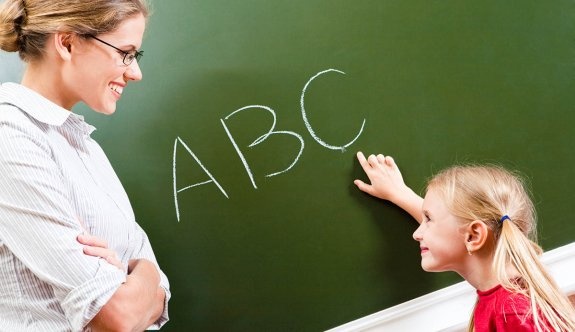 AKS'de Başarılı Olan Öğretmenlerin Adaylıkları Ne Zaman Kalkacak?