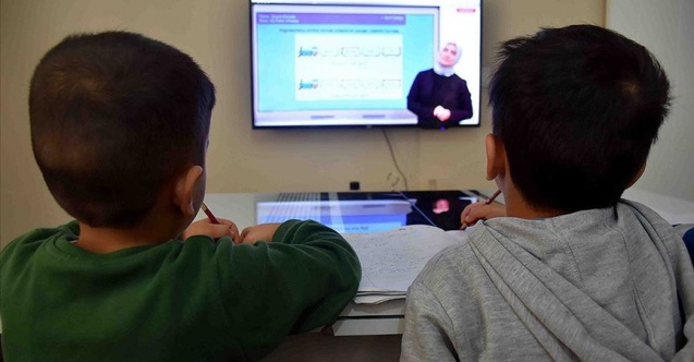 Vatandaş Düşüncesi: Eğitim Uzaktan mı Yüz Yüze Mi?