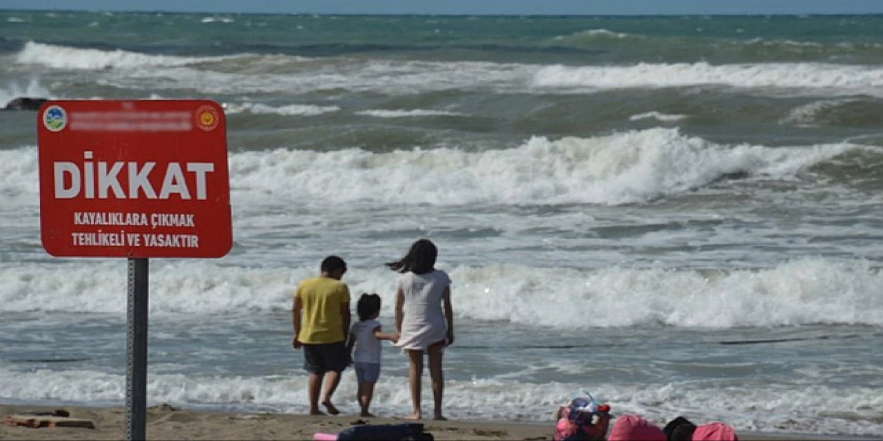 SON DAKİKA: DENİZE GİRMEK YASAKLANDI!