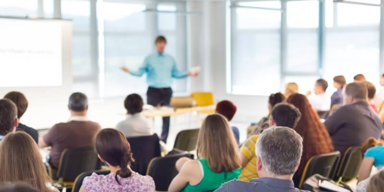 Mesleki Gelişim Zirvesi Başlıyor! Öğretmenler için Unutulmaz Bir Seminer Deneyimi Sizi Bekliyor!