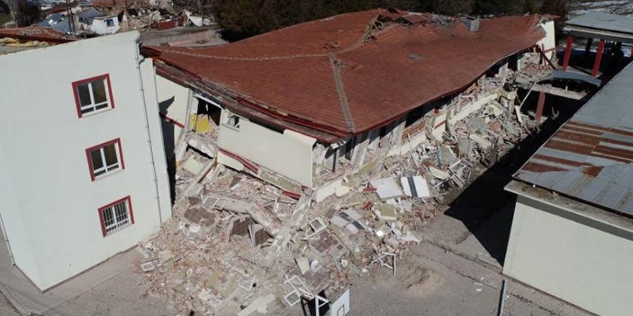 Depremsiz Yıkımın Şok Edici Gerçeği: Lise Nasıl Yıkıldı? İl Milli Eğitim Müdürü Mahkemede Hesap Verecek!