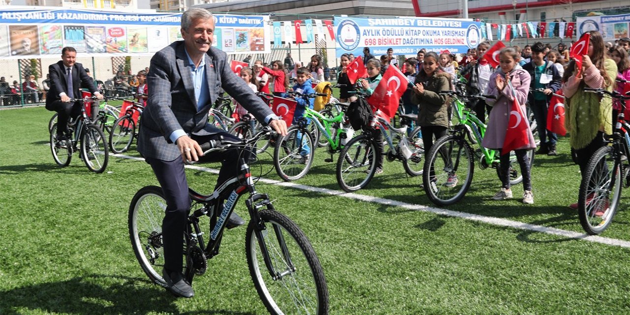 Ilçe Milli Eğitim Müdürlüğü, 60 Çocuğa Bisiklet Hediye Etti!