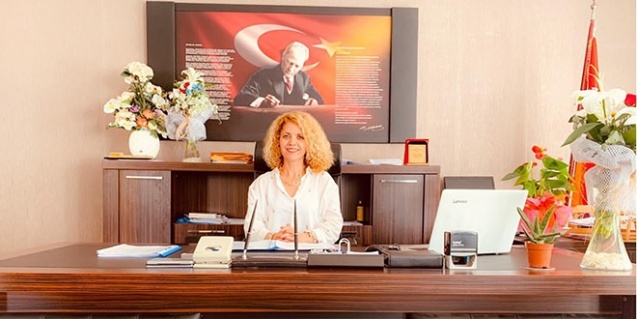 Bu Liseye İlk Kadın Müdür