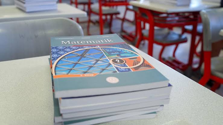 Ögrencilere Ücretsiz Ders Kitaplarının Ne Zaman Dağıtılacağı Belli Oldu