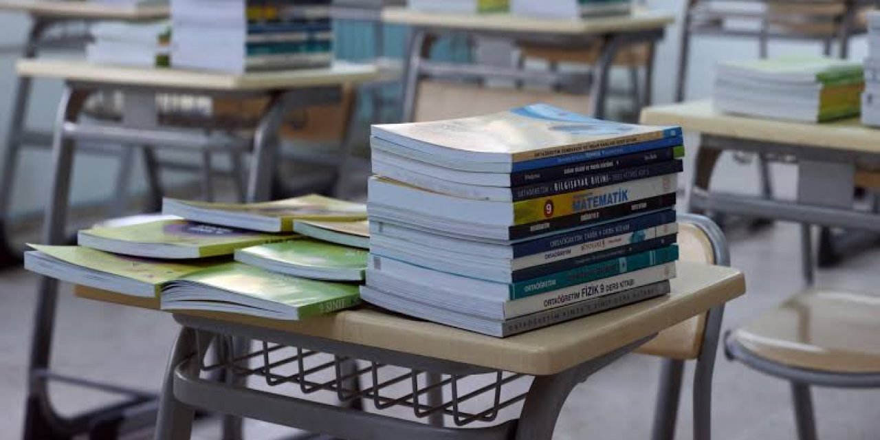 Nakil Gelen Ögrencilerin Kitapları Geç Dağıtılacak