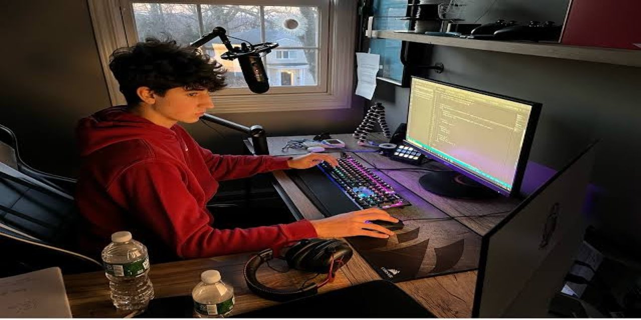 7 Yaşında Kodlama Eğitimi Aldı, 18 Yaşında Dolar Milyoneri Oldu