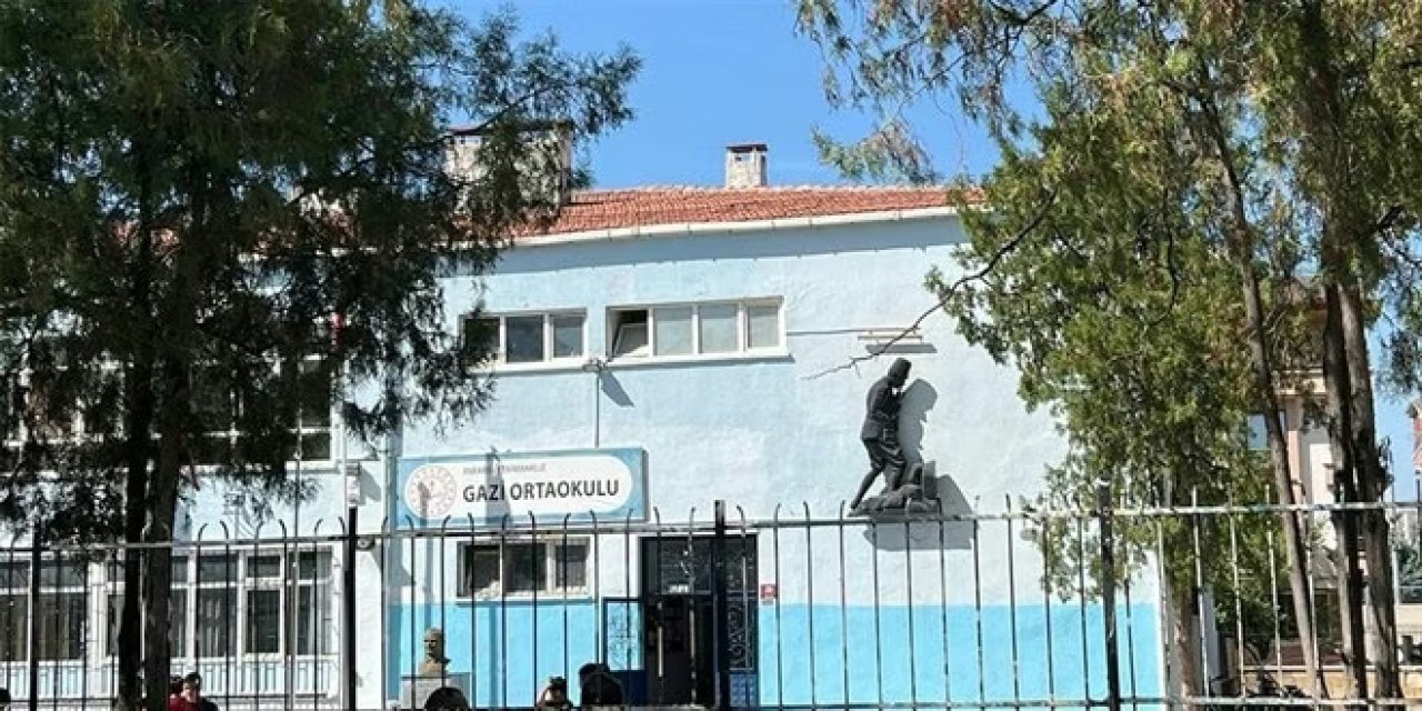 Okulu Bakımsız Bıraktıkları Gerekçesiyle Müdür ve Müdür Yardımcısı Görevden Alındı