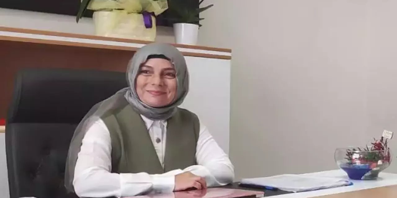 Düzce İl Milli Eğitim Müdürlüğü'ne 28 Şubat Mağduru Gülşen Özer Atandı