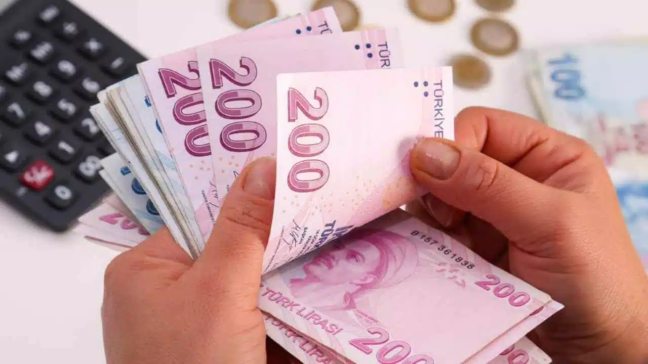 İstanbul'da Okullar Milyonlarca Lira Kayıt Dışı Bağış Parası Topladı