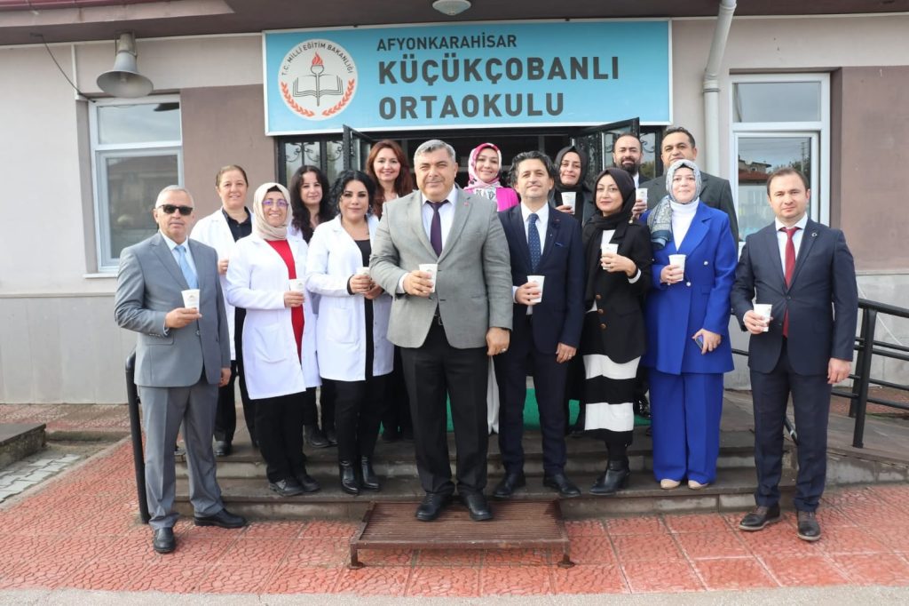 Afyon'da Öğrencilere Haftanın 5 Günü Tarhana ve Tam buğday Ekmeği Veriliyor