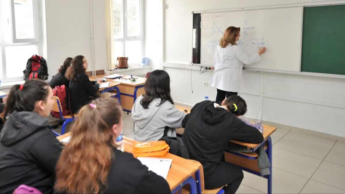 YKS'ye ve LGS'ye Hazırlanan Öğrenciler Ara Tatilde Okulda Olacak