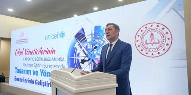 Okul Müdürlerinin Bürokratik İşleri Fazla