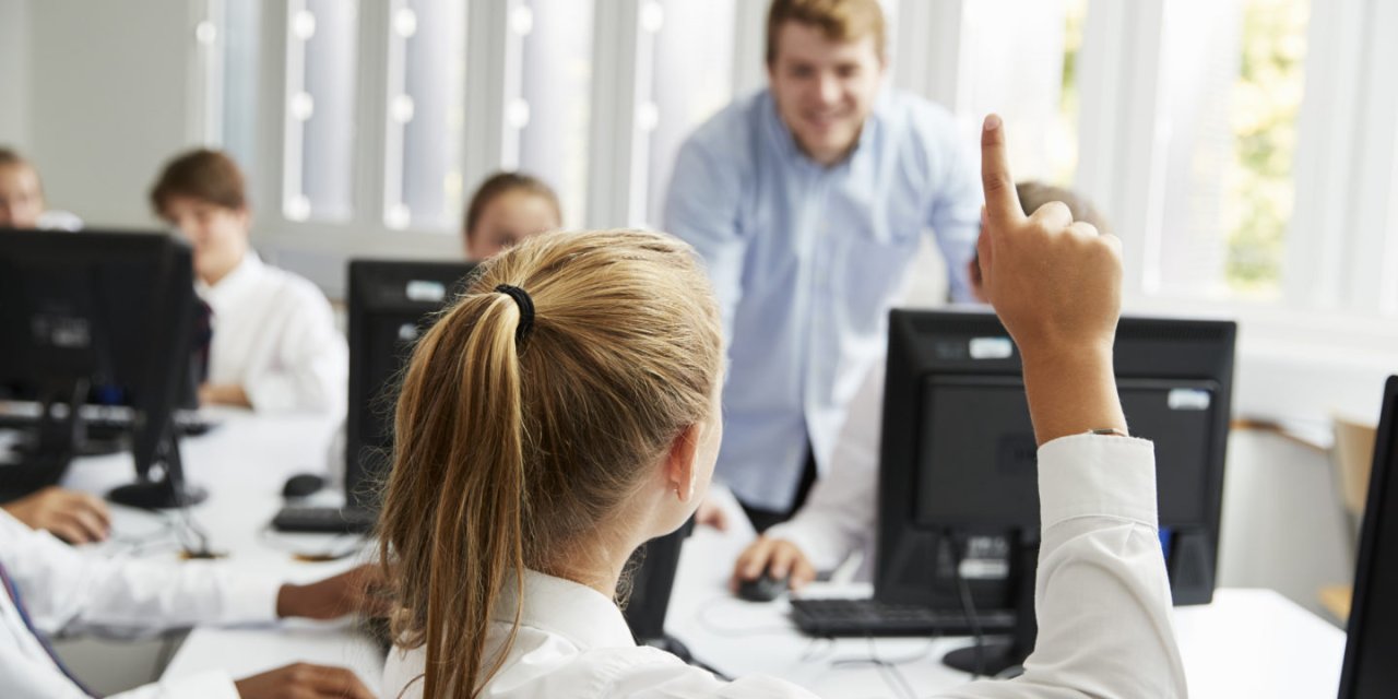 Türkiye'de Norm Fazlası Olan Bilgisayar Öğretmenleri, Gelişmiş Ülkelerin Göz Bebeği