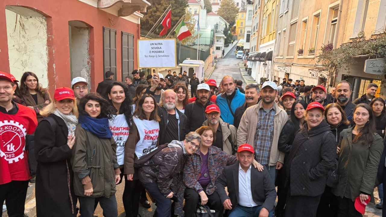 Yabancı Öğretmenlerden 5 Kat Daha Az Maaş Alan İtalyan Lisesi Öğretmenleri Grev Kararı Aldı