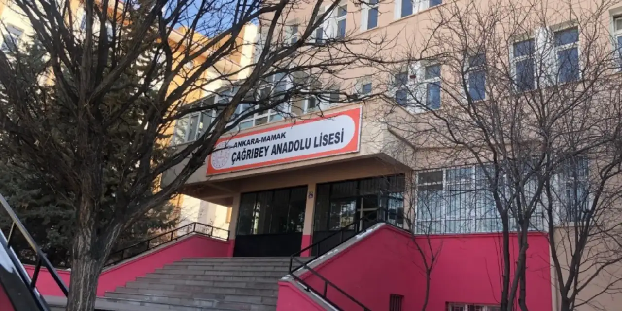 Meslekten Çıkarılan Öğretmen Okula Gelip Dehşet Saçtı