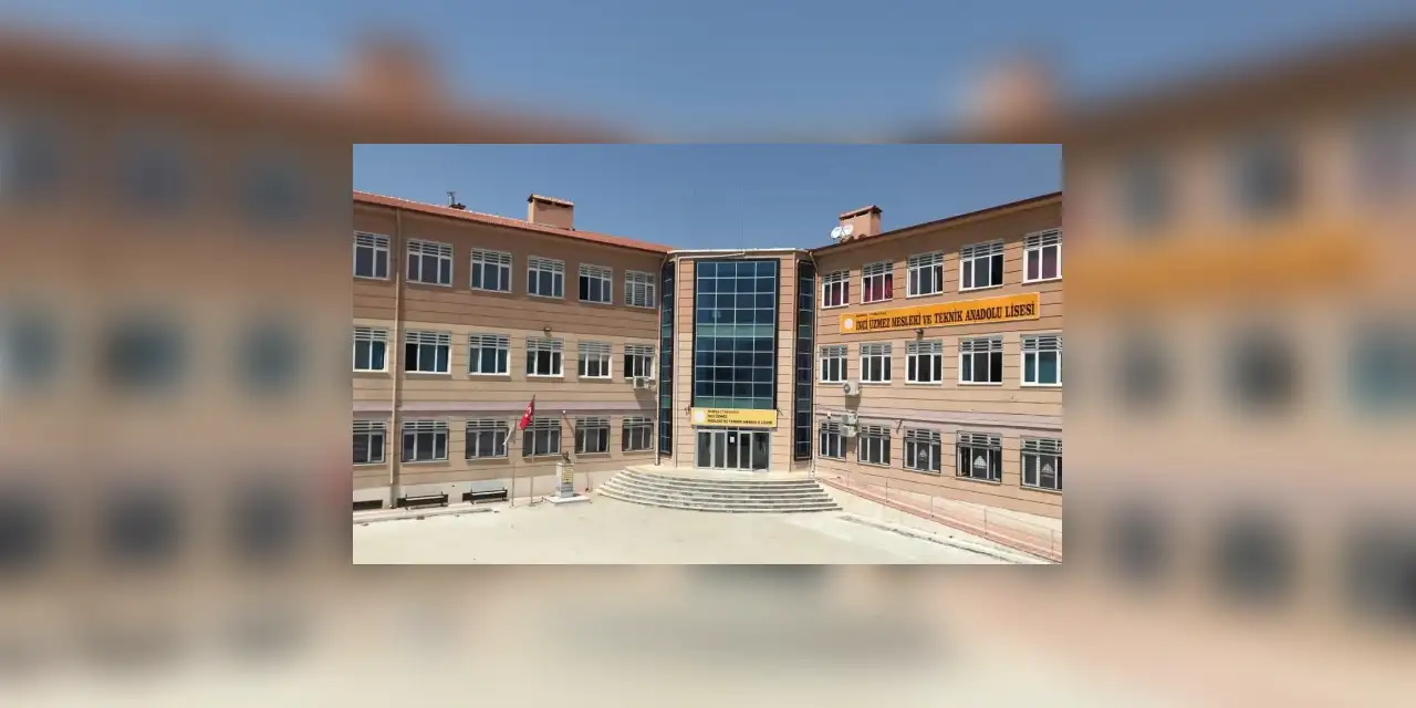 Atatürk'e Hakaret Ettiği İddia Edilen Öğretmen Gözaltına Alındı