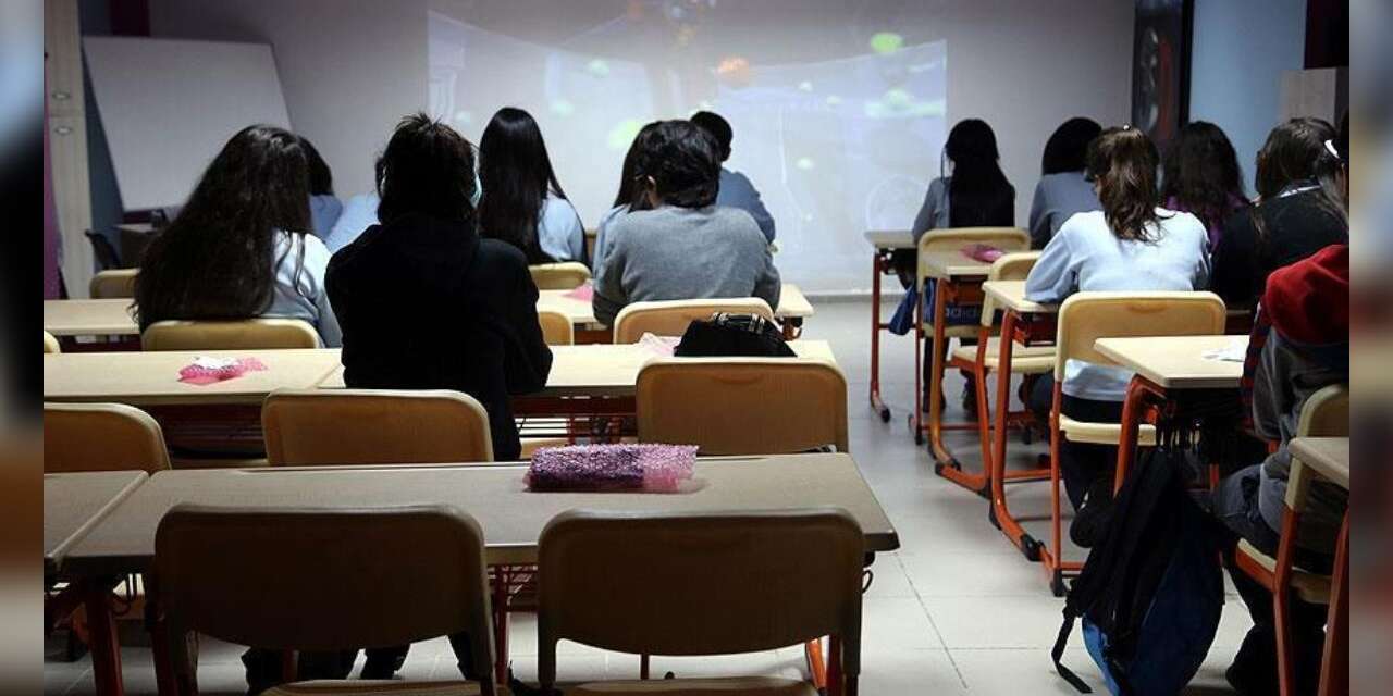 Otizmli Çocuğa 'Ceza Köşesi' Skandalı: TİHEK'ten İlçe Milli Eğitim'e Tarihi Para Cezası!