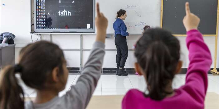 İlkokul ve Ortaokulda Sınıf Kuraları Başlıyor! Şube Değiştirmek İsteyen Veliler İçin Kritik Tarih