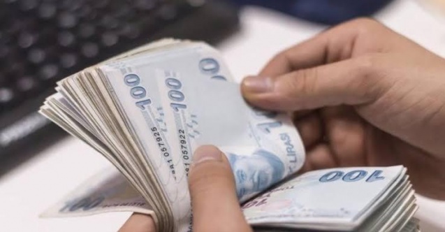 Uzaktan Eğitim Sürecinde Öğretmenlerin Maaş Karşılığı Ders Saatleri Eşitlenmelidir