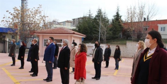 Öğrencisiz Okullarda İstiklal Marşı Hüznü