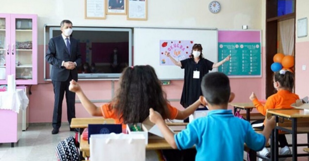 Erdoğan'a teşekkür etti: Öğrencilere 'Ziya Öğretmen' olarak seslendi