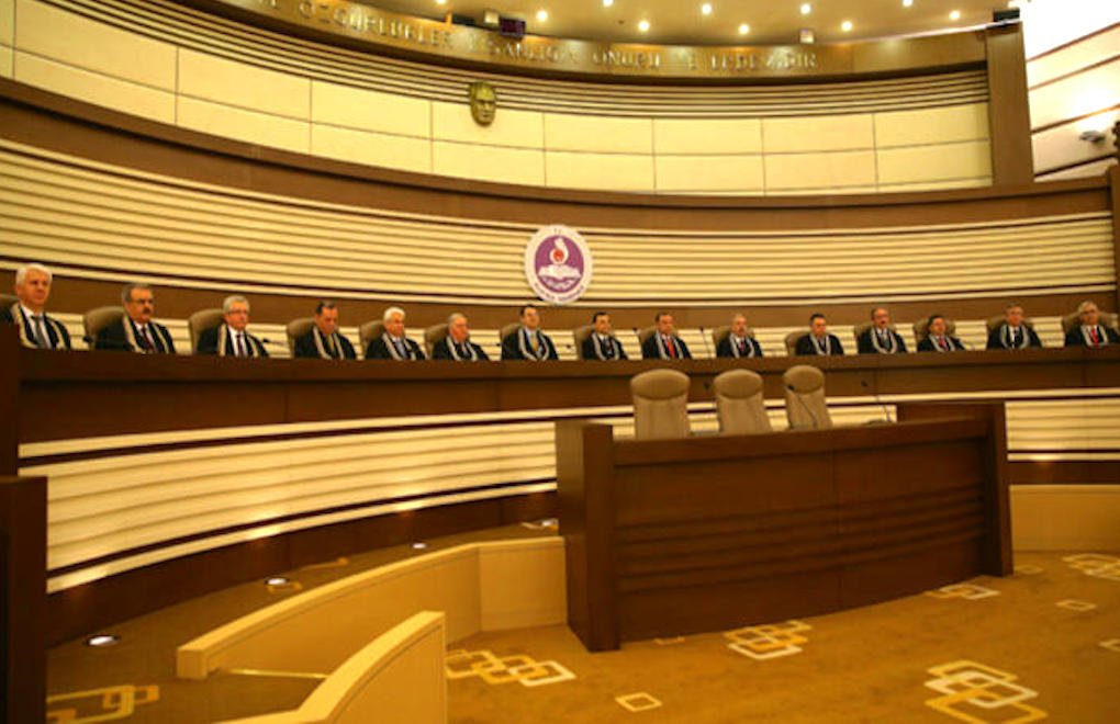 AYM'ye  Sunulan Dilekçede Uzman Öğretmenlik Sınavı İptali Maddesi yok