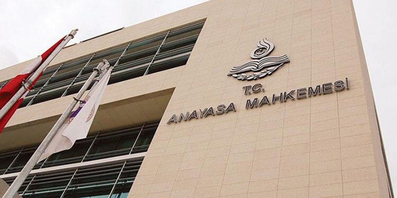 15 Sendika AYM Başkanlığına Öğretmenlik Meslek Kanunun neden olacağı sorunları içeren dilekçeyi sundu