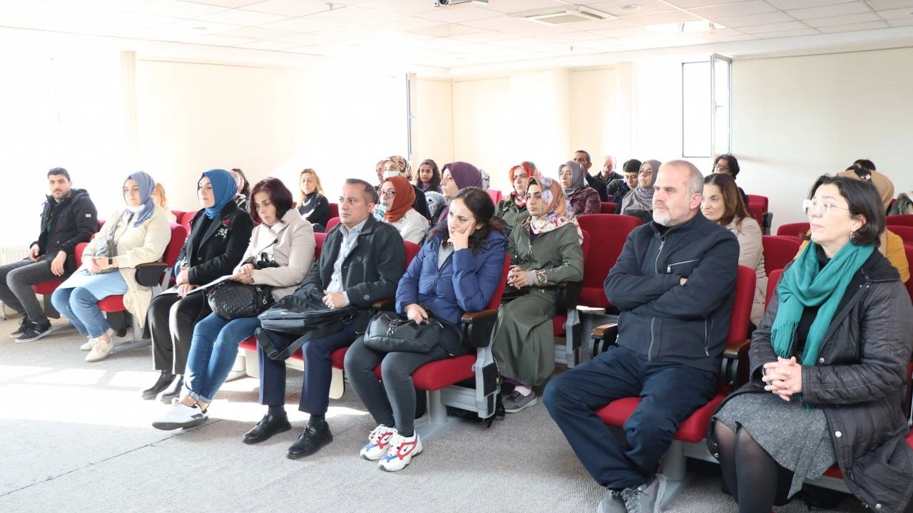 Asgari ücret bile kazanamıyorlar:10 Bin Ücretli Öğretmen Kadro Bekliyor