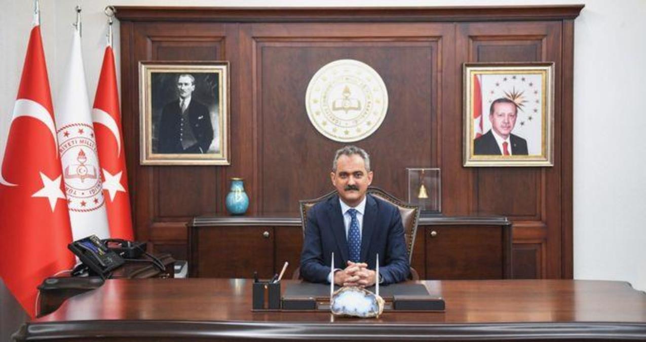 Bakan Mahmut Özer Sendikaların randevu talebine cevap vermedi.Taleplerinin reddedildiğini Anayasa Mahkemesi’ne bildirdi.