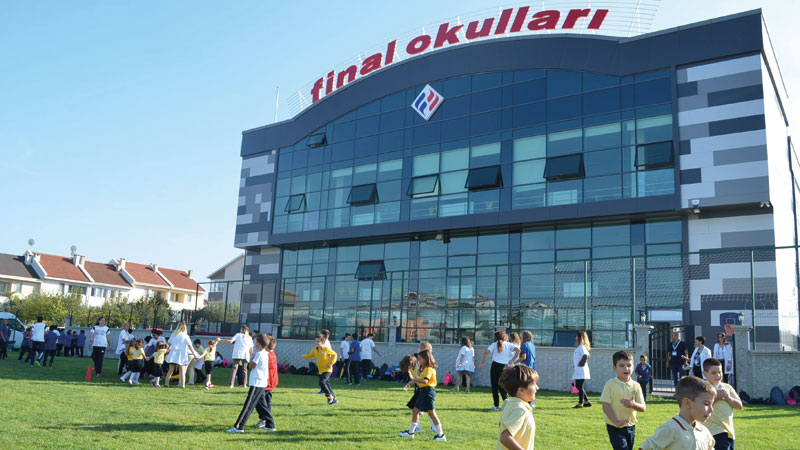 Ara Tatilde Öğretmen Çalıştıran Final Okulları Yöneticisi Daha büyük sorunları olan okullarla ilgilenin" dedi