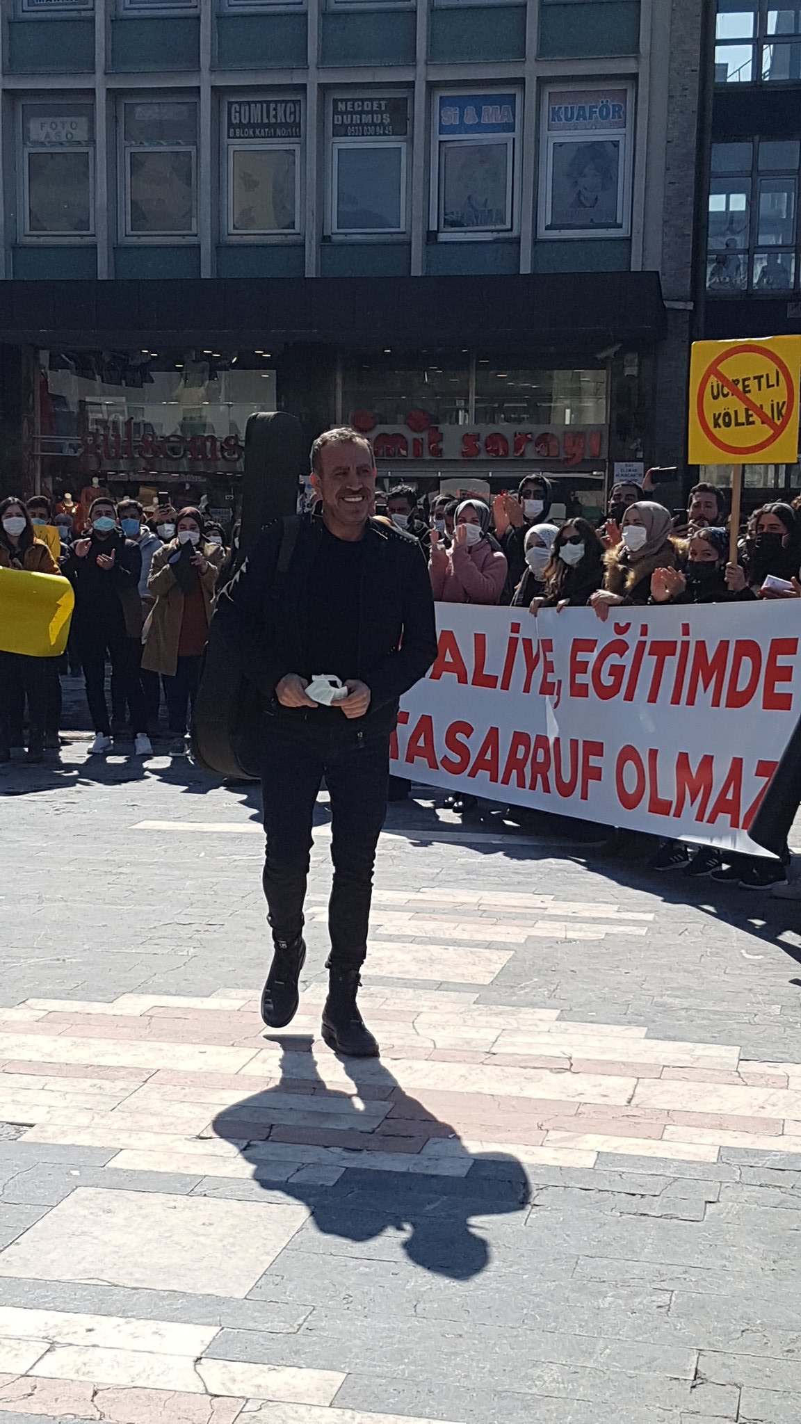 Haluk Levent: Öğretmen atamaları için eylem yaparsanız gelirim