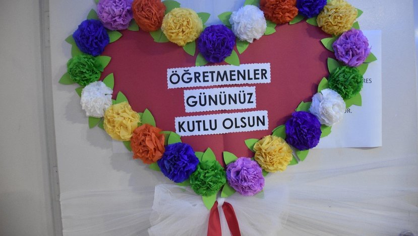 İşte kısa 24 Kasım Öğretmenler Günü mesajları