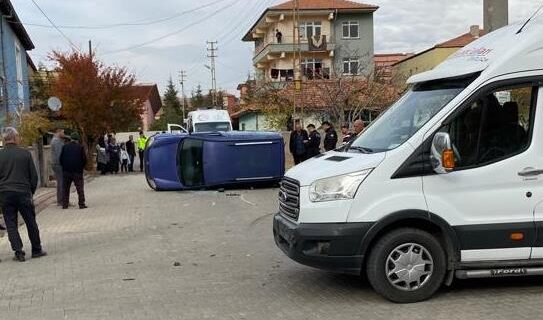 Öğrenci servisi kaza yaptı yararılar var