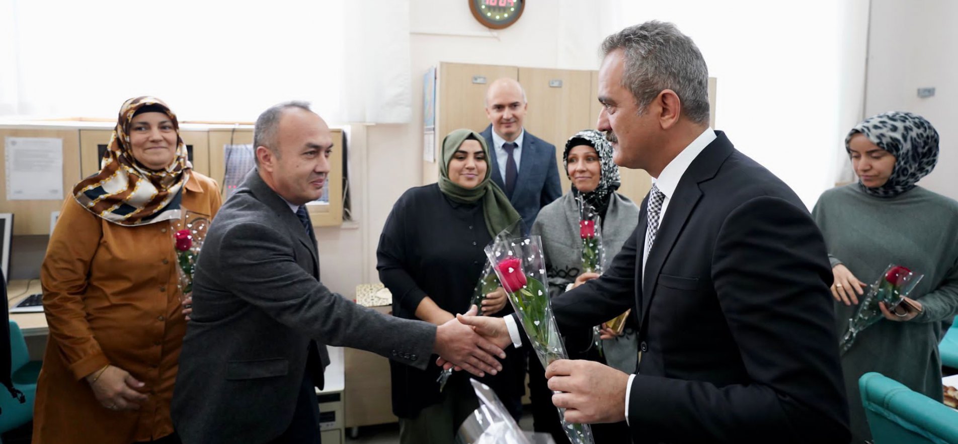 MEB 24 Kasım Öğretmenler Günü Özel Programını Açıkladı.