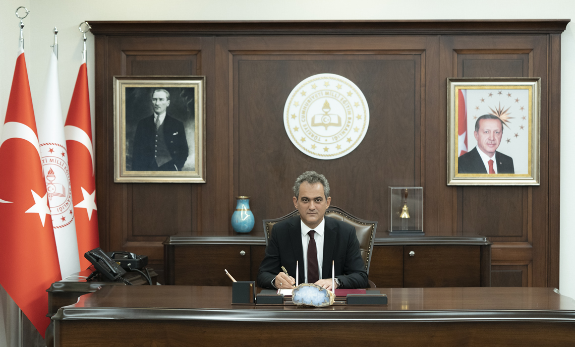 Milli Eğitim Bakanı Mahmut Özer, Düzce depremiyle ilgili açıklama yaptı