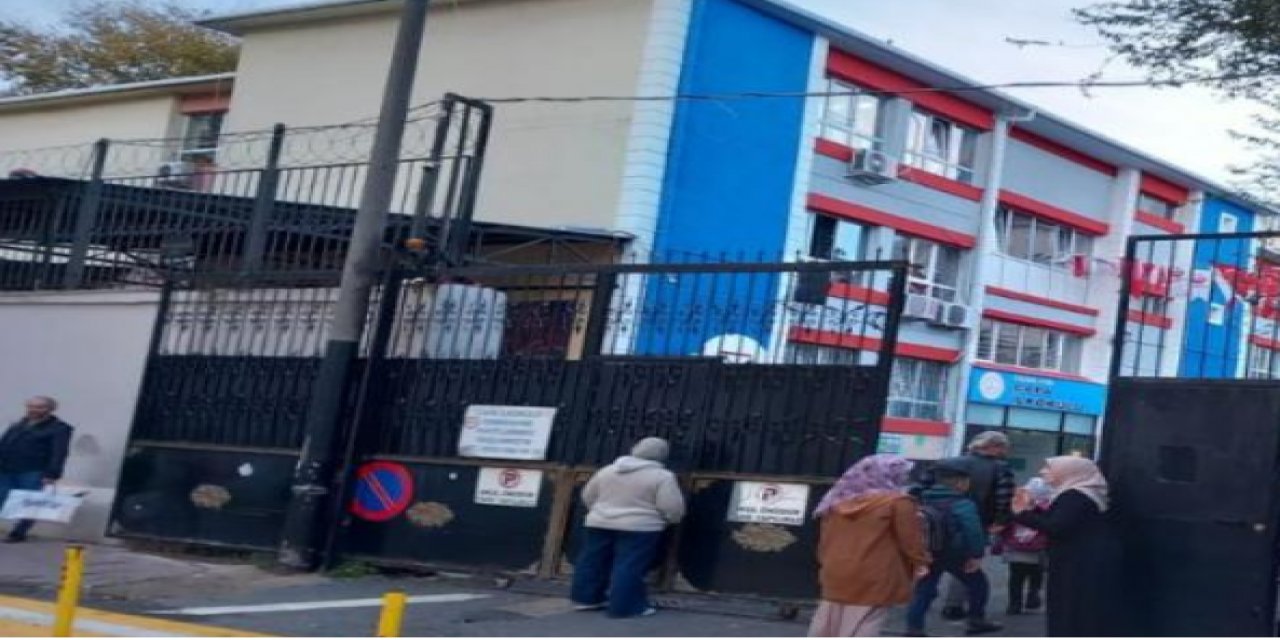 Sınıfa giren veli çocuklara şiddet uyguladı, okul yönetimi kayıtsız kaldı.