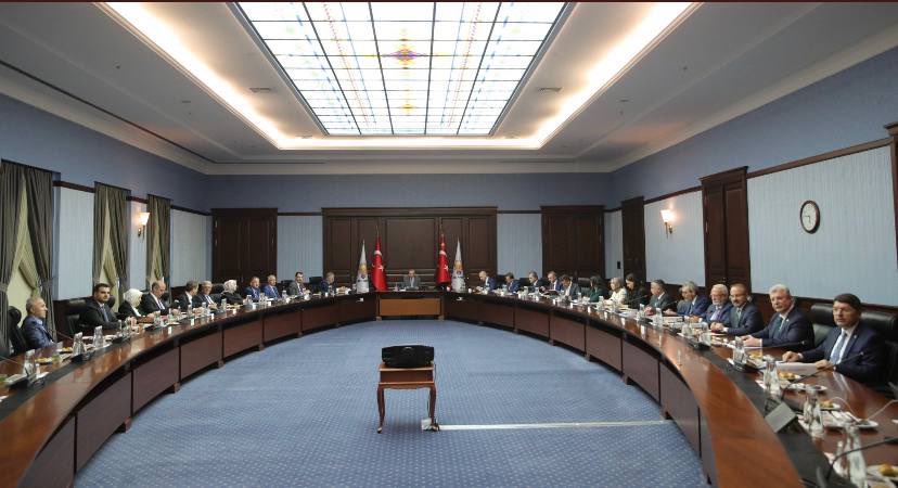 İktidara yakın gazeteci söyledi. Kabine değişikliği yolda!