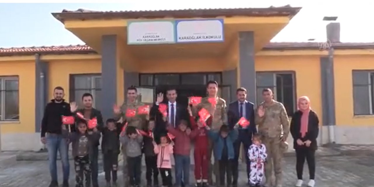 Jandarma personelince 3 köy okulunu boyadı