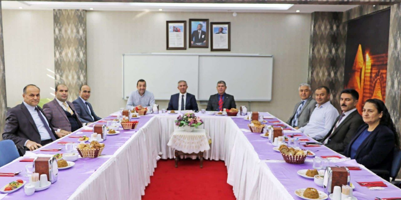 Görev Yeri Değişen İl Milli Eğitim Müdür Yardımcısına Veda Yemeği Düzenlendi