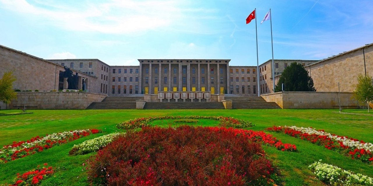 Gündem Öğretmen atamaları, öğretmen maaşları: MEB Bütçesi Bugün Görüşülecek