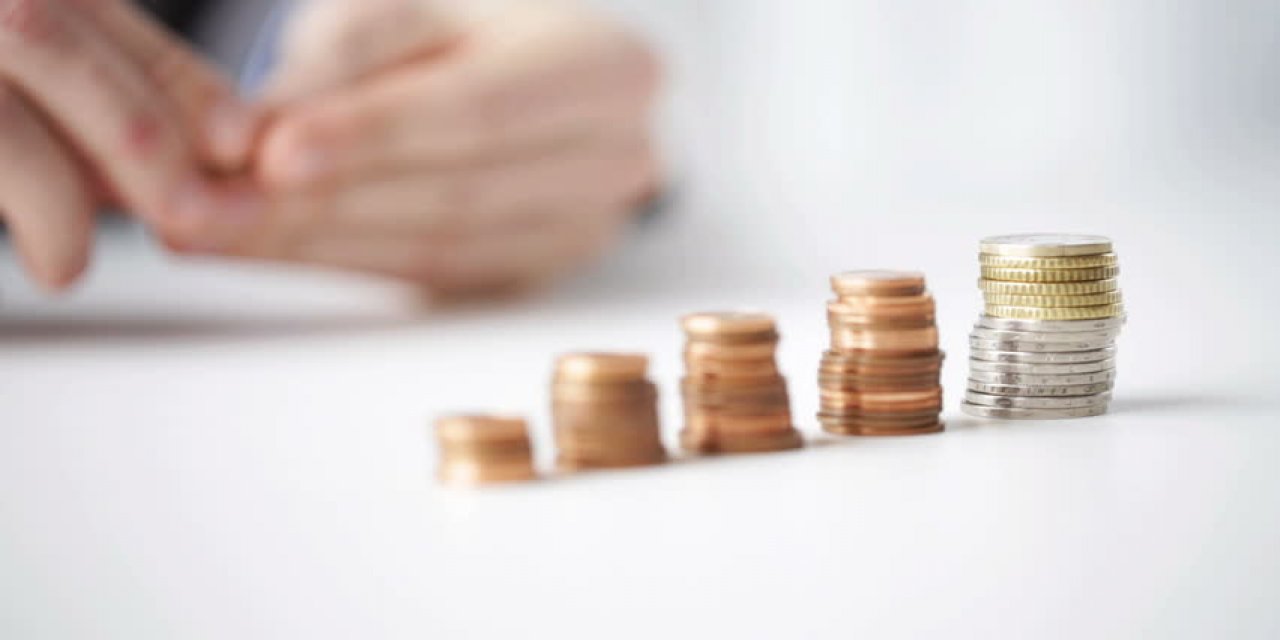 Aile ve Sosyal Hizmetler Bakanlığı ev hanımlarına 1.100 TL para verecek. Başvuru detayları belli oldu.